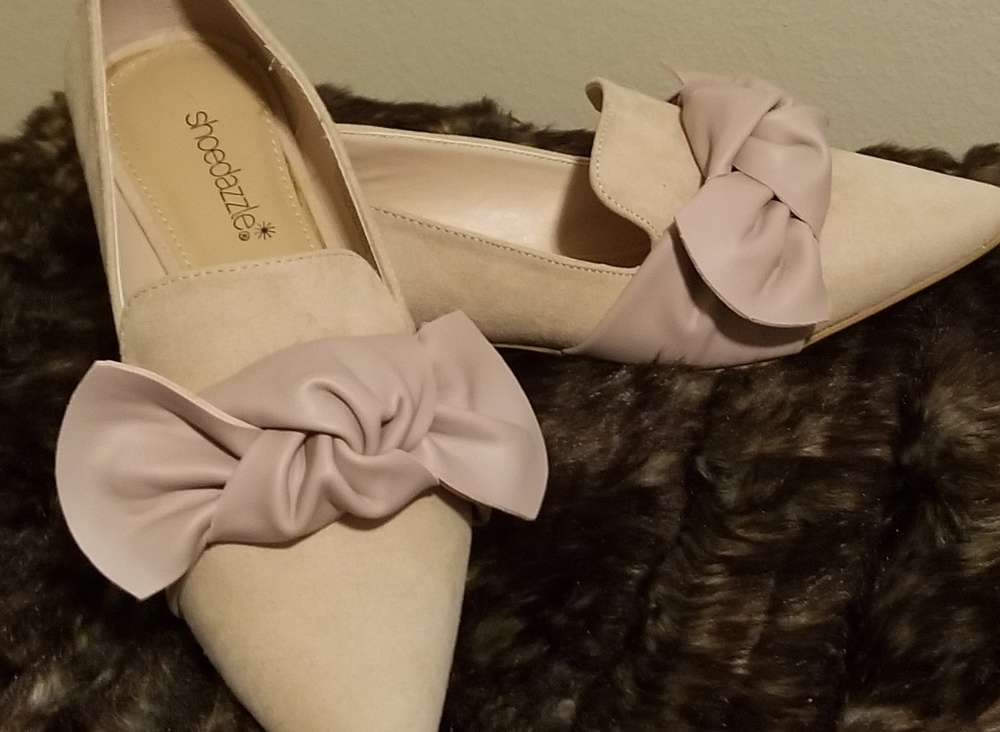 Pink bow shoes
